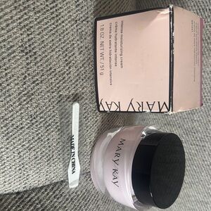 Mary Kay Intense Moisturizing Cream - Soft Pink